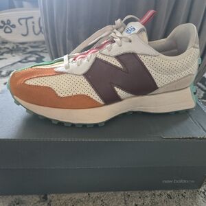 New Balance 327 Size 8.5